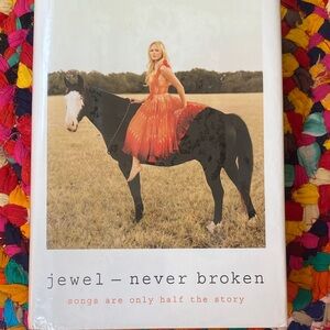 Jewel - Never Broken Book